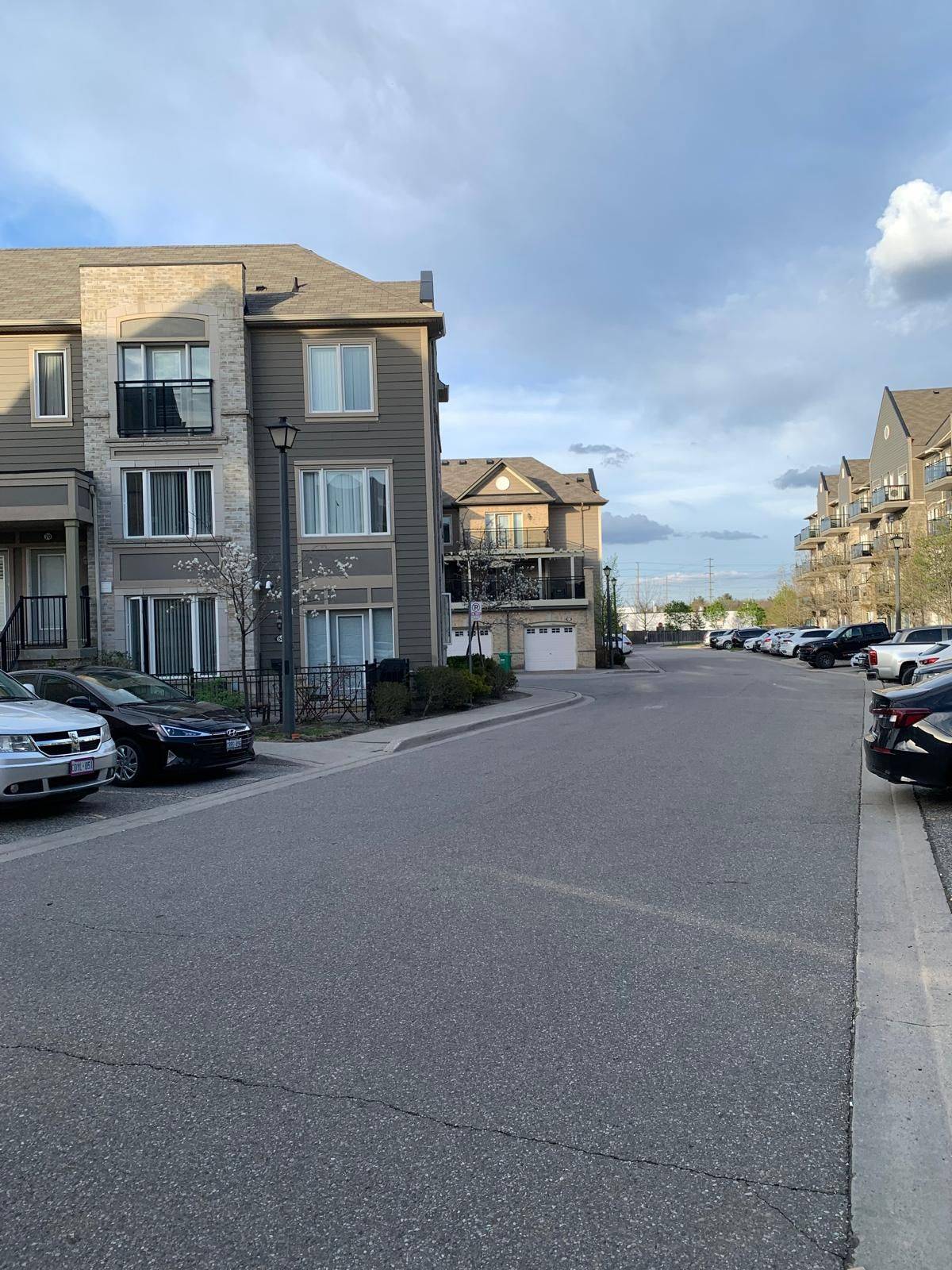 Mississauga, ON L5M 0M4,3075 Thomas ST #413