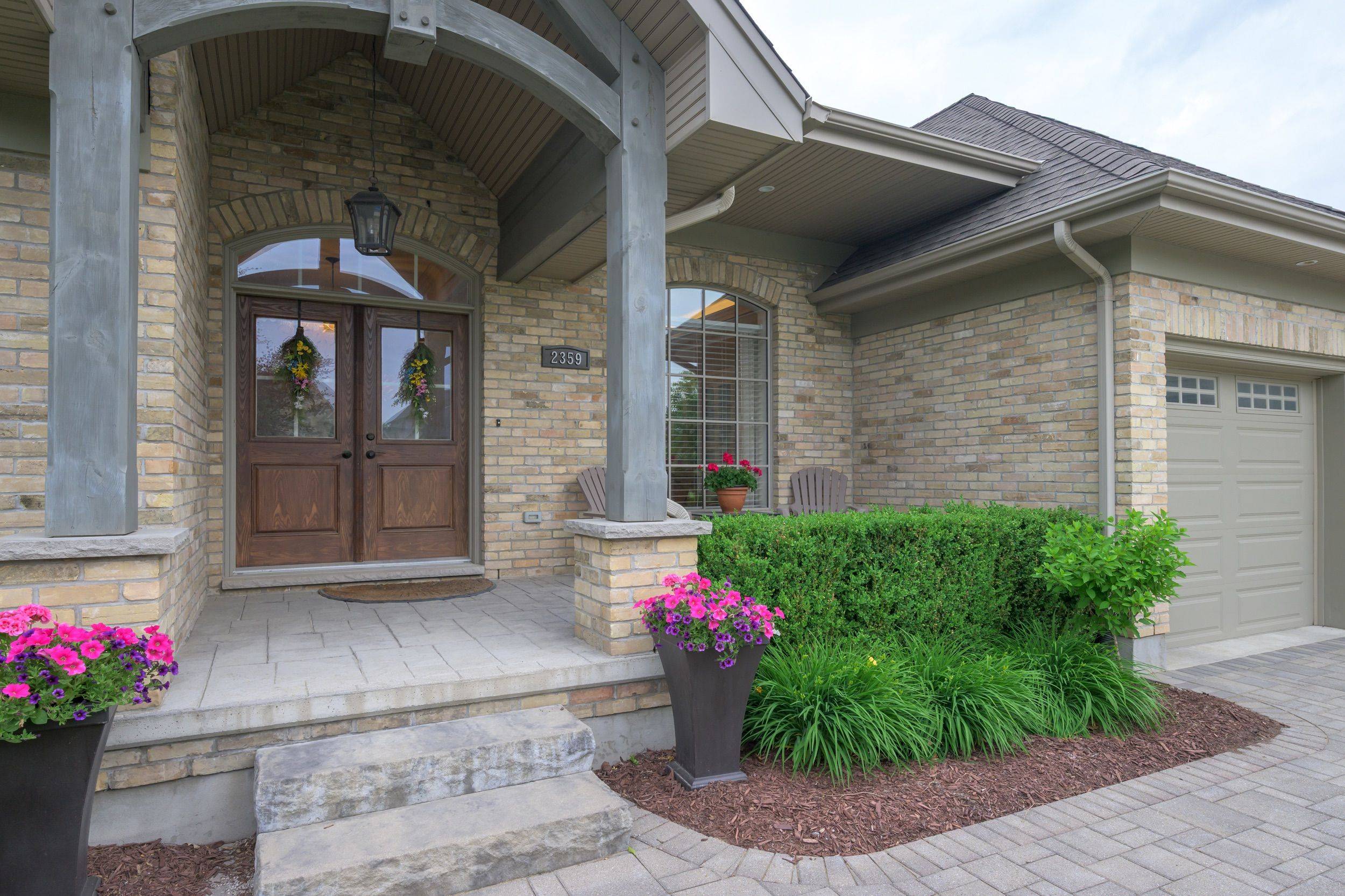 London North, ON N6G 0L9,2359 Waterside CT