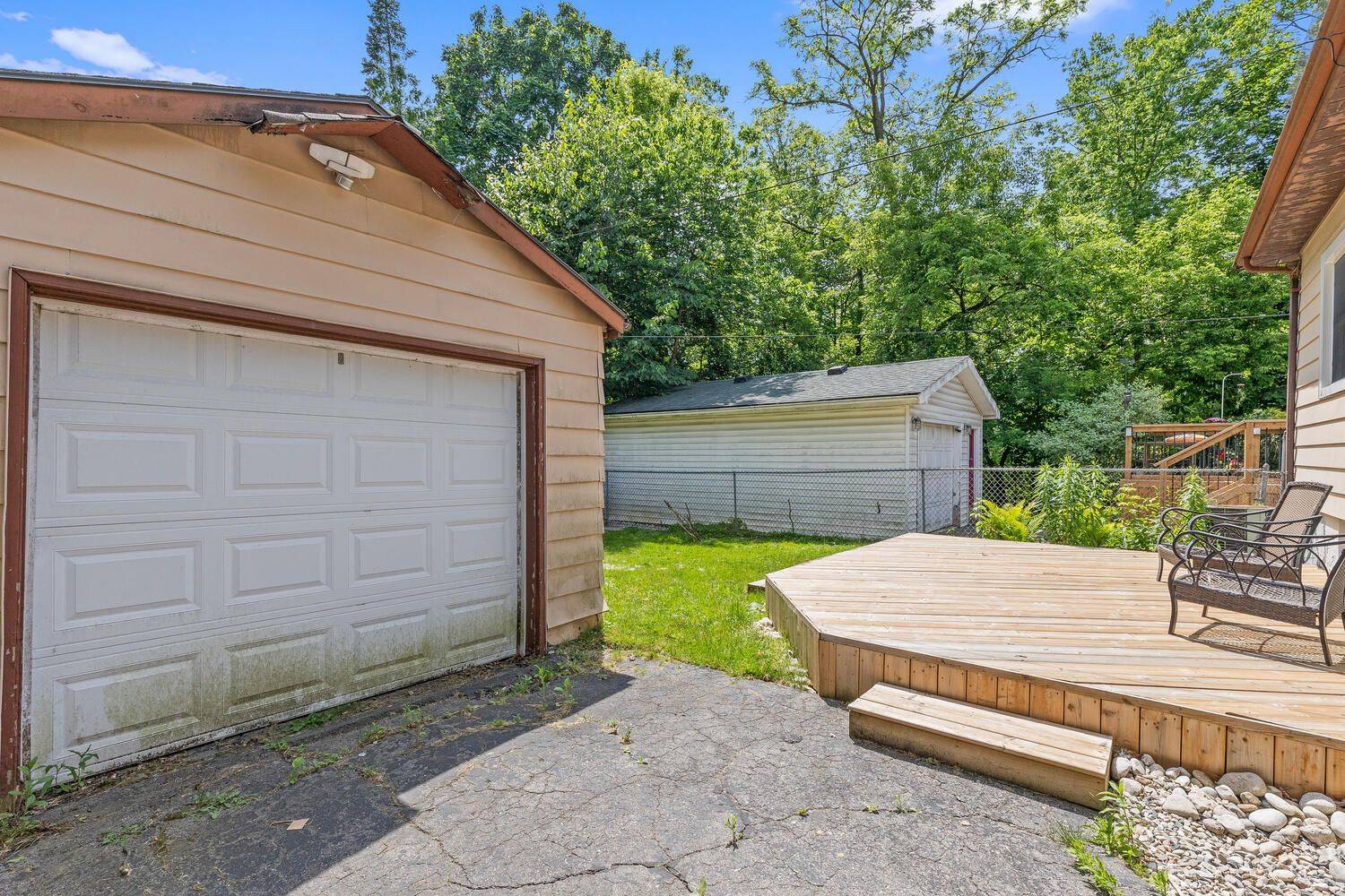 London South, ON N6J 1M7,115 BRISCOE ST W