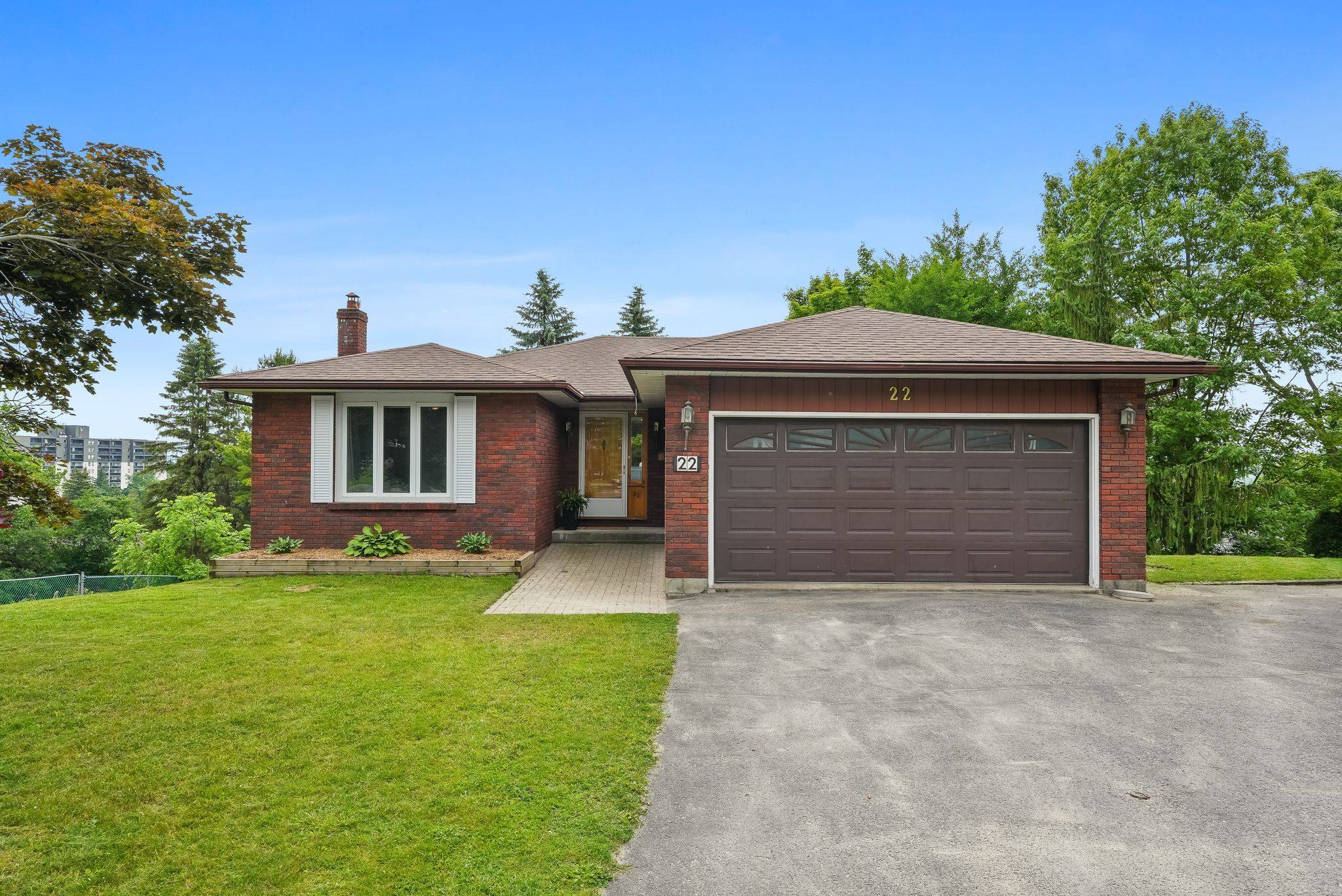 22 Montague CT, Peterborough West, ON K9J 7S1
