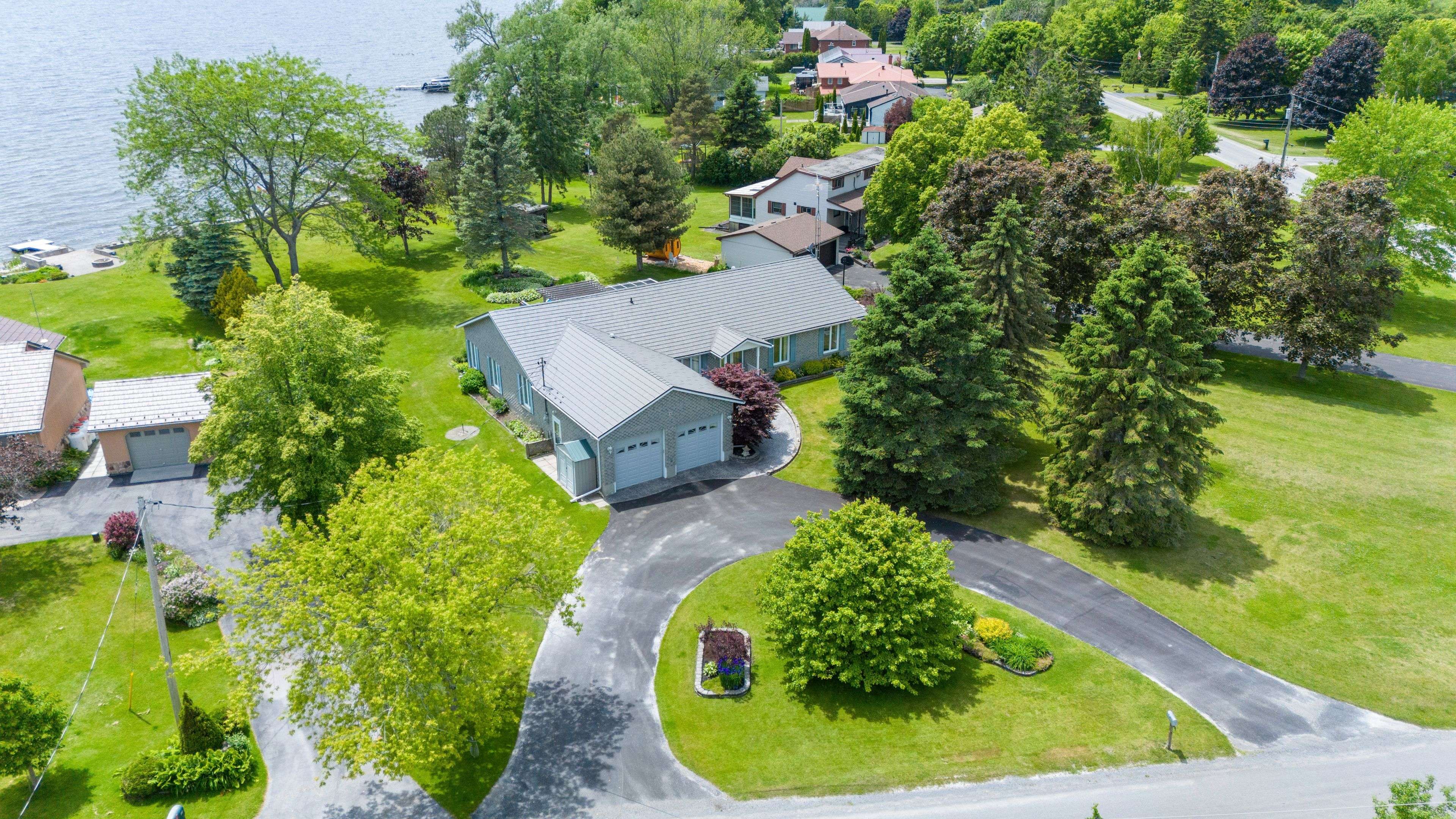 190 Hiscock Shores RD, Prince Edward County, ON K0K 1L0