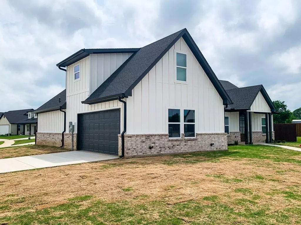 Godley, TX 76044,201 Bluff Court