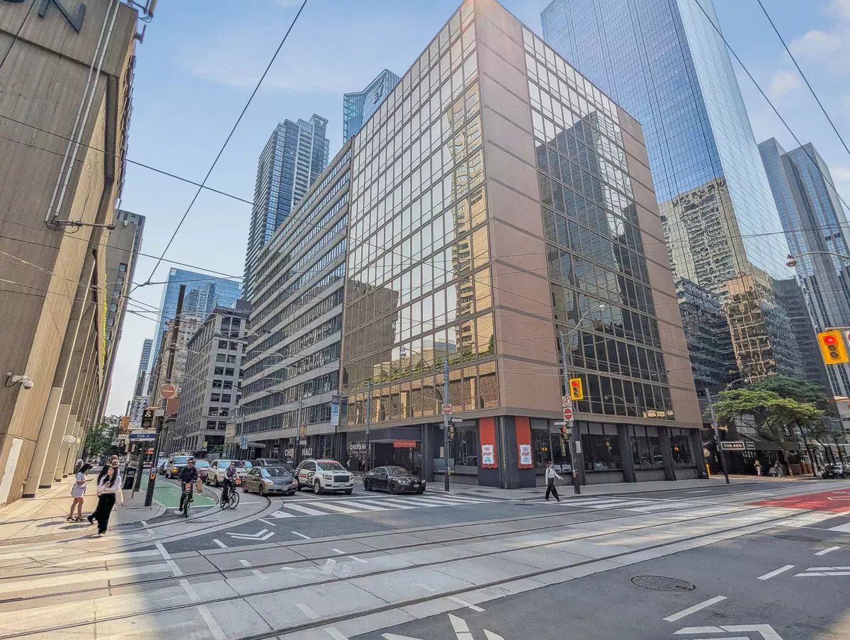 Toronto C01, ON M5H 2K1,121 Richmond ST W #638