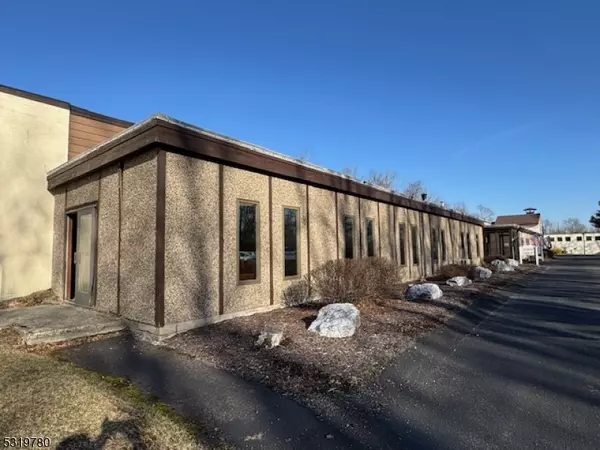 12 Cork Hill Rd, Franklin Boro, NJ 07416