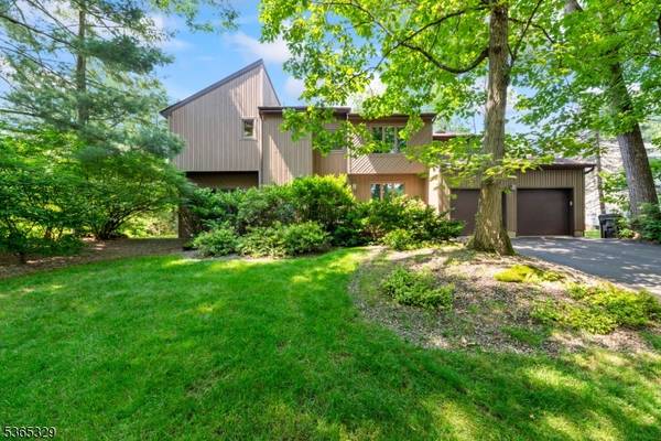 17 Theodore Dr, East Brunswick Twp., NJ 08816