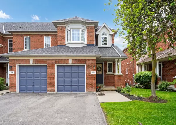 190 Harding BLVD N #207, Richmond Hill, ON L4C 0J9