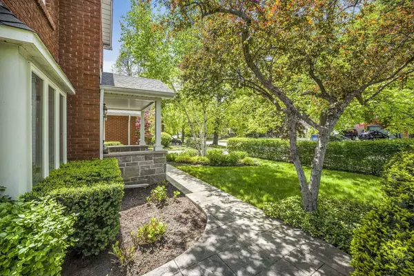 Oakville, ON L6J 6A6,1150 Cynthia LN