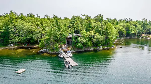 The Archipelago, ON P2A 1T4,B207-7 WAHSOUNE Island N/A