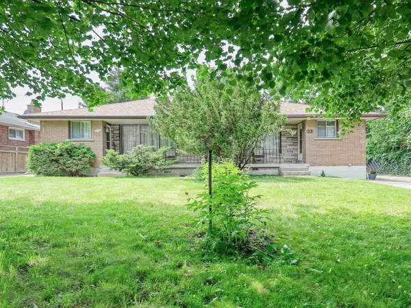 London South, ON N6C 2S7,33-35 Adare CRES