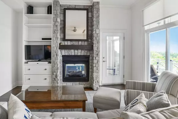 Muskoka Lakes, ON P1L 1W8,1869 MUSKOKA ROAD 118 N/A W #T202 (B2)