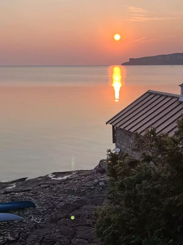 Northern Bruce Peninsula, ON N0H 1W0,60 Isthmus Bay RD