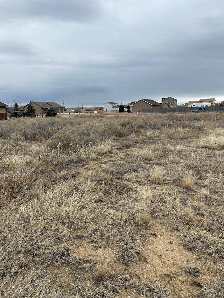 943 E Moonbeam Dr, Pueblo West, CO 81007