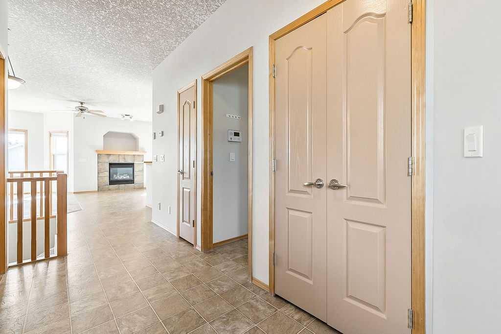 Okotoks, AB T1S 1H1,767 Cimarron Close