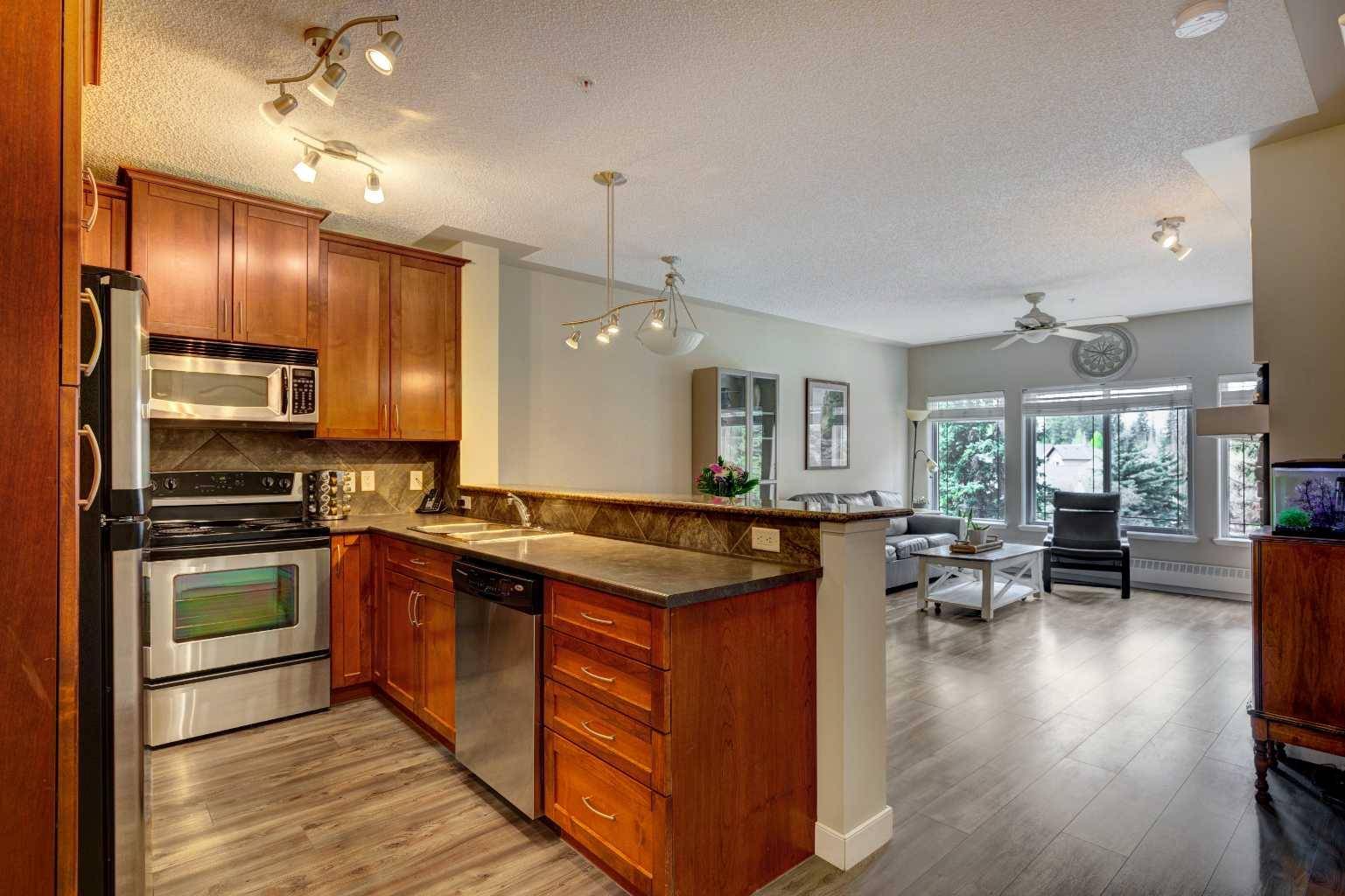Calgary, AB T3H 5X5,30 Discovery Ridge Close Southwest #224