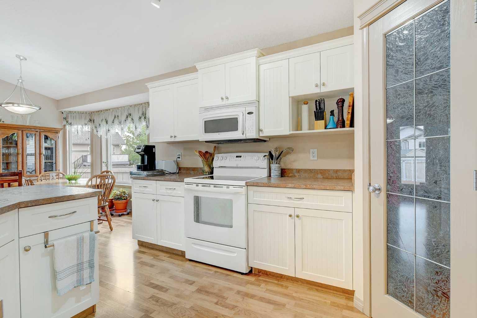 Grande Prairie, AB T8W 2Y2,10229 72 AVE