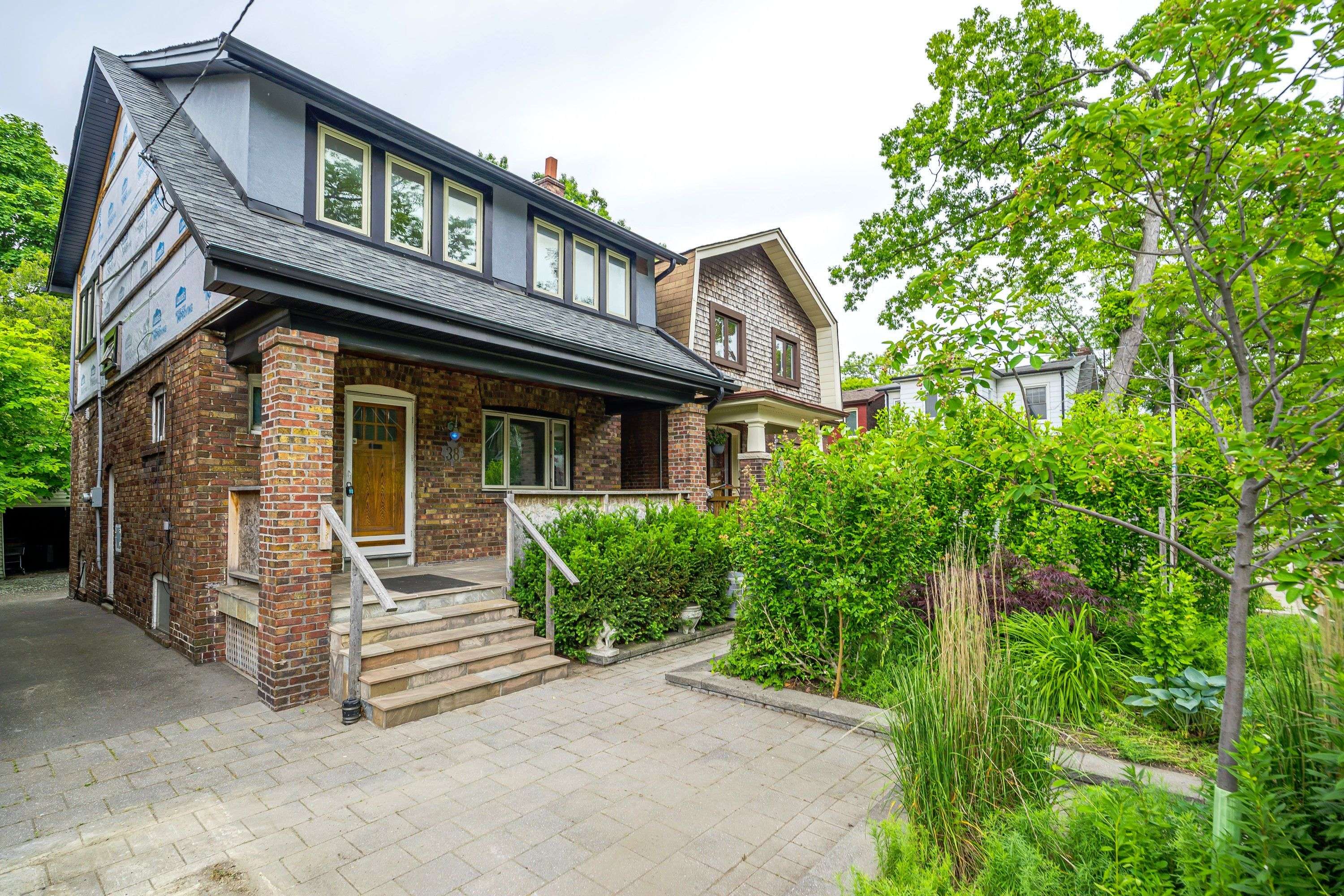 Toronto E02, ON M4C 4L5,38 Beck AVE