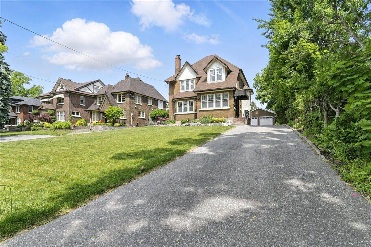 Oshawa, ON L1H 1E2,376 King ST E