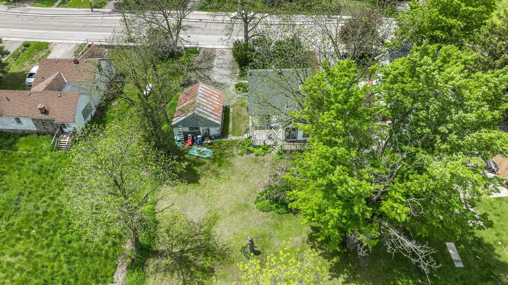 East Gwillimbury, ON L0G 1R0,20377 Leslie ST