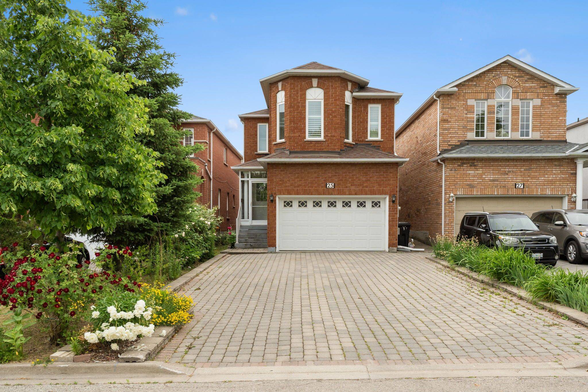 25 Milano AVE, Vaughan, ON L4H 2E1