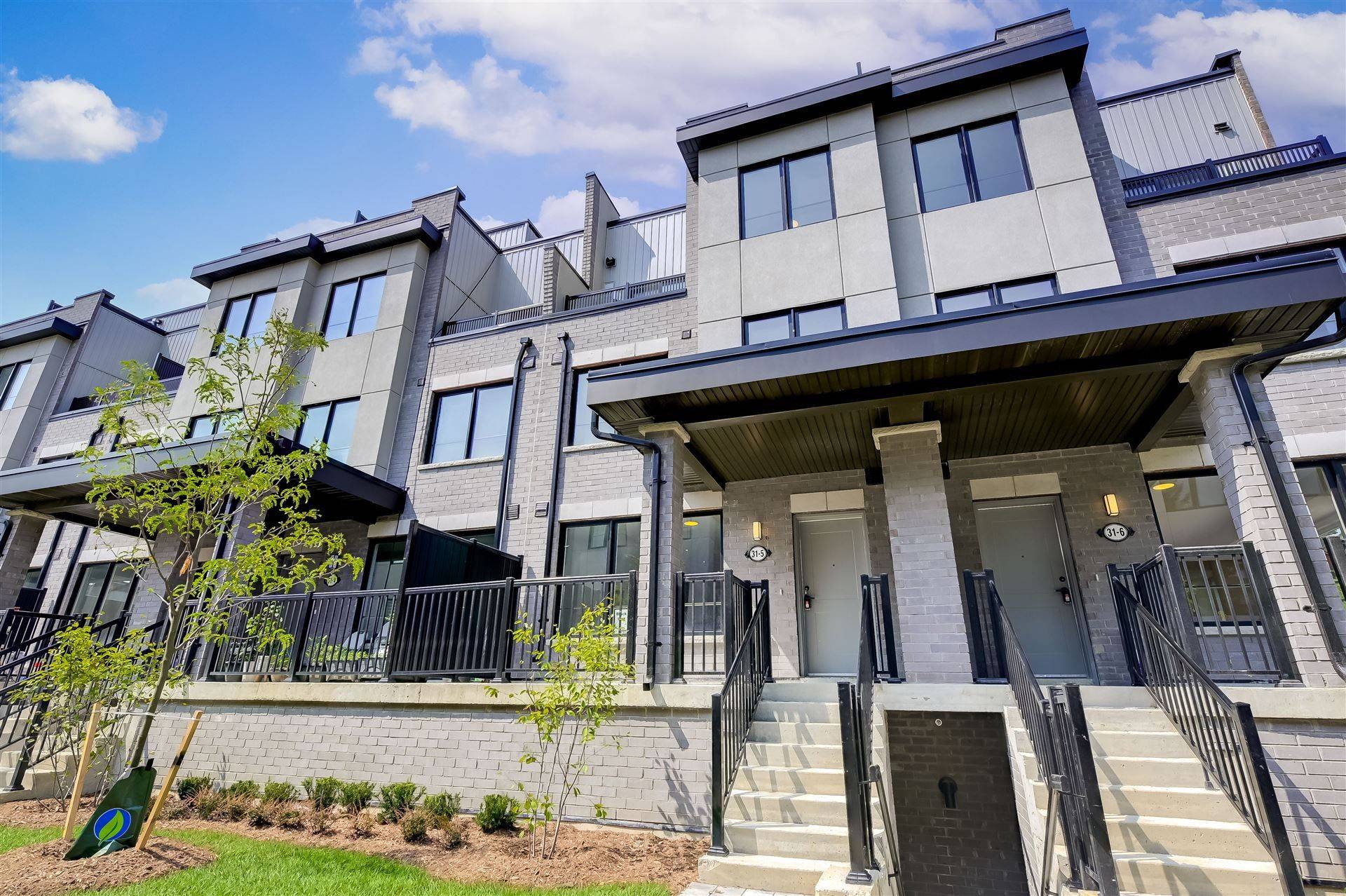 Bradford West Gwillimbury, ON L3Z 4M5,31 Baynes WAY #5