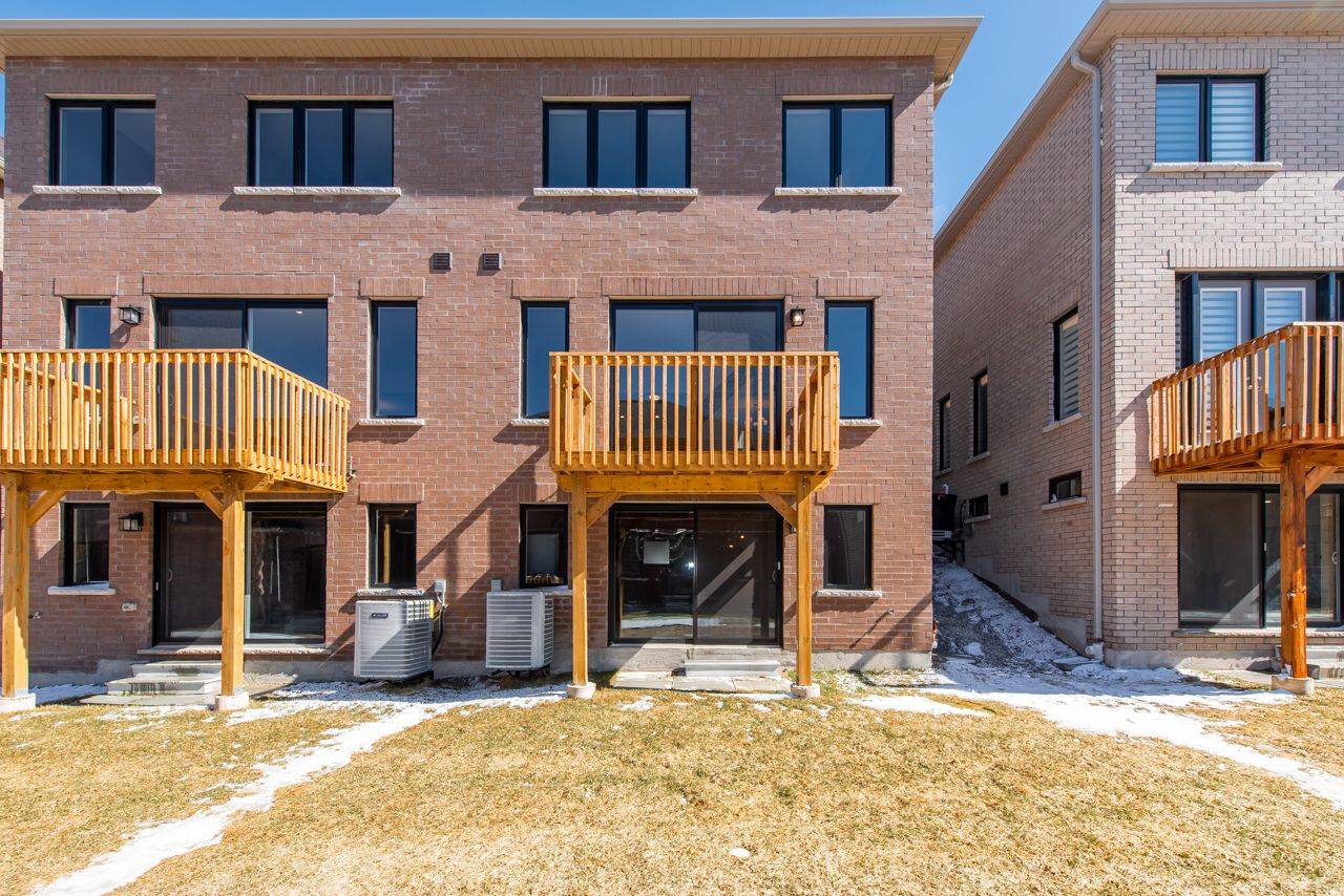 Springwater, ON L9X 2E4,24 Wild Ginger LN