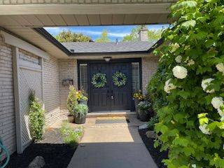 Burlington, ON L7P 3B1,1873 Four Seasons DR