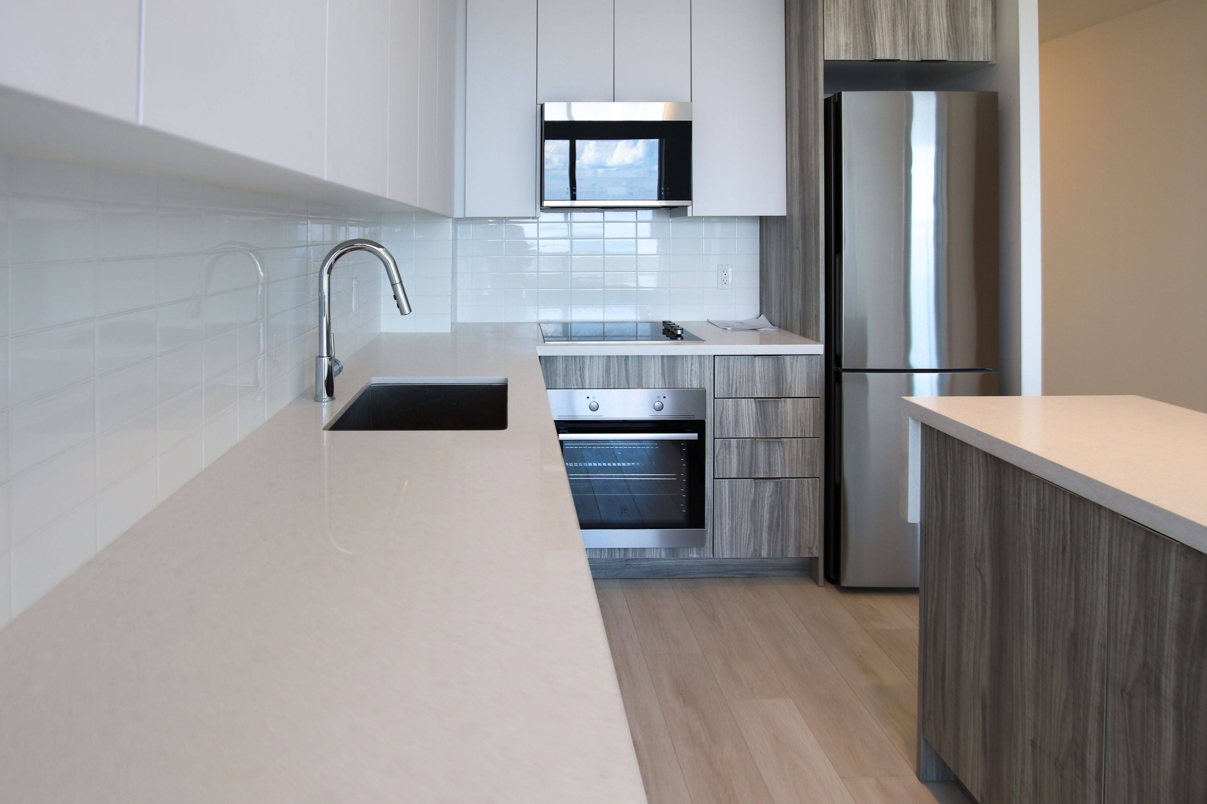 Oakville, ON L6H 3R6,297 Oak Walk DR #2401