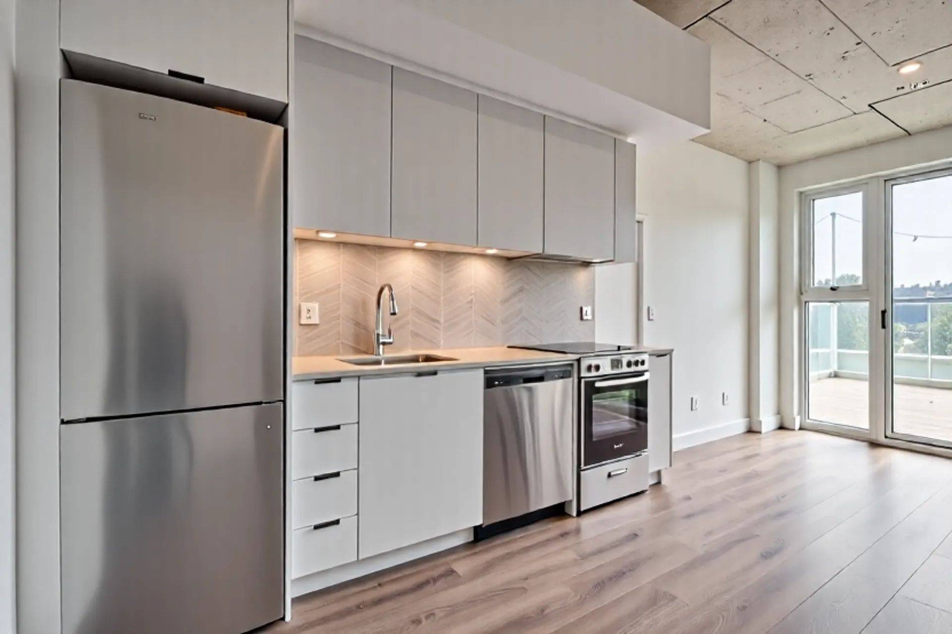 Toronto W01, ON M3H 3N2,57 Brock AVE #503