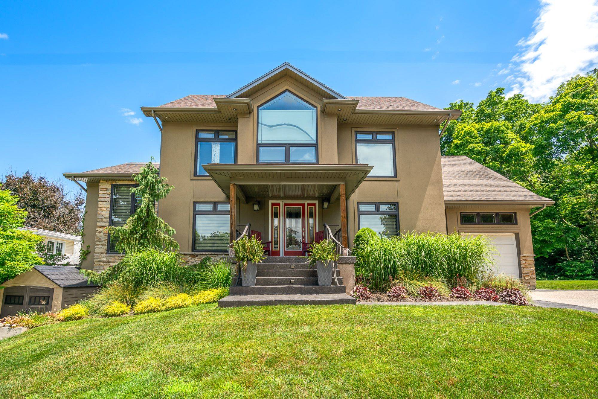 4 FRONT ST, Niagara-on-the-lake, ON L0S 1J0