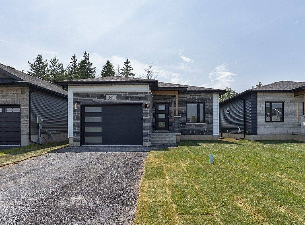Loyalist, ON K0K 2H0,161 Creighton DR