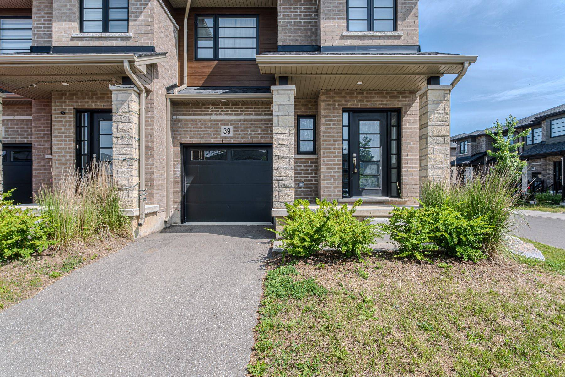 Brantford, ON N3S 1K0,520 Grey ST #39