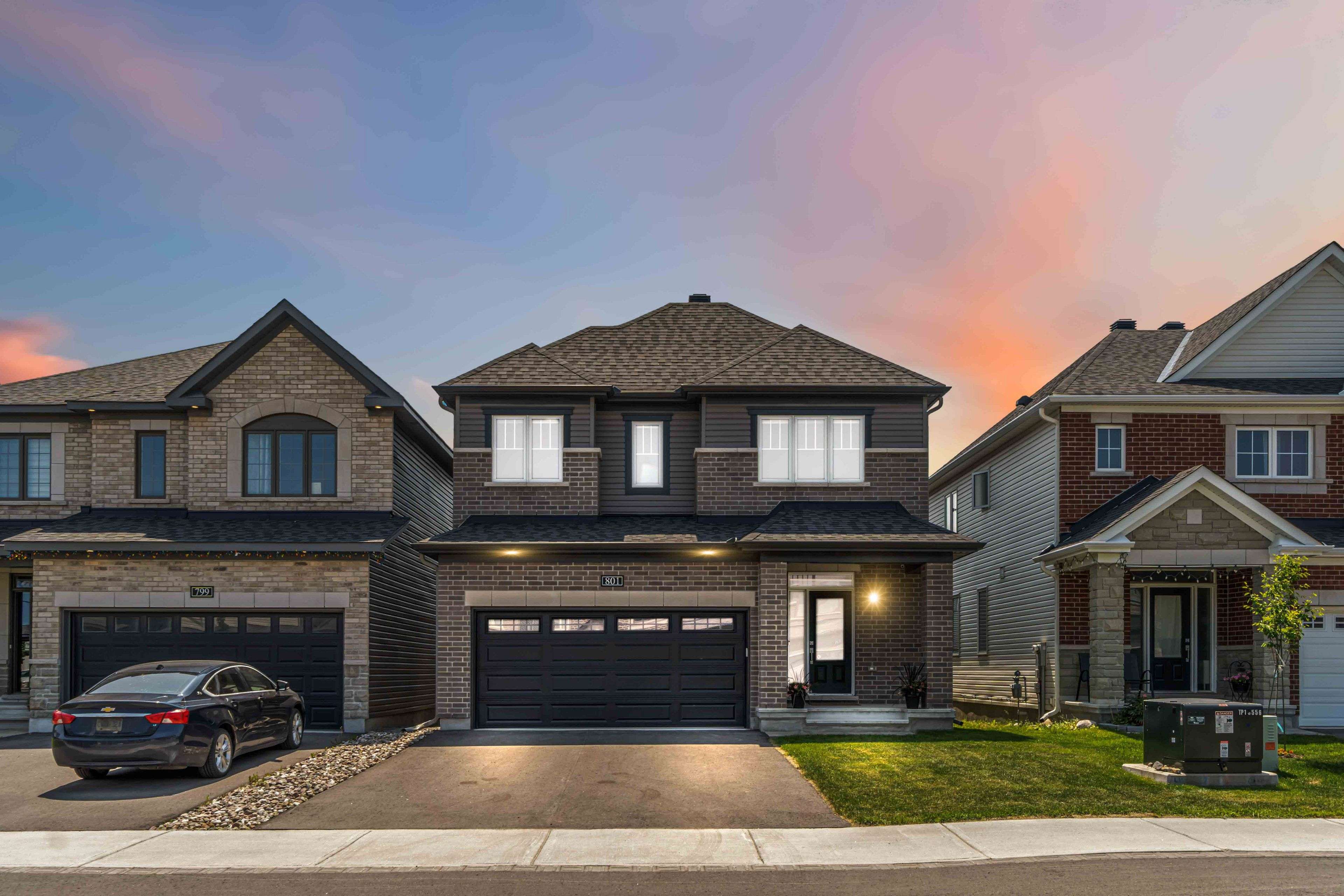 Barrhaven, ON K2J 6V6,801 Cappamore DR