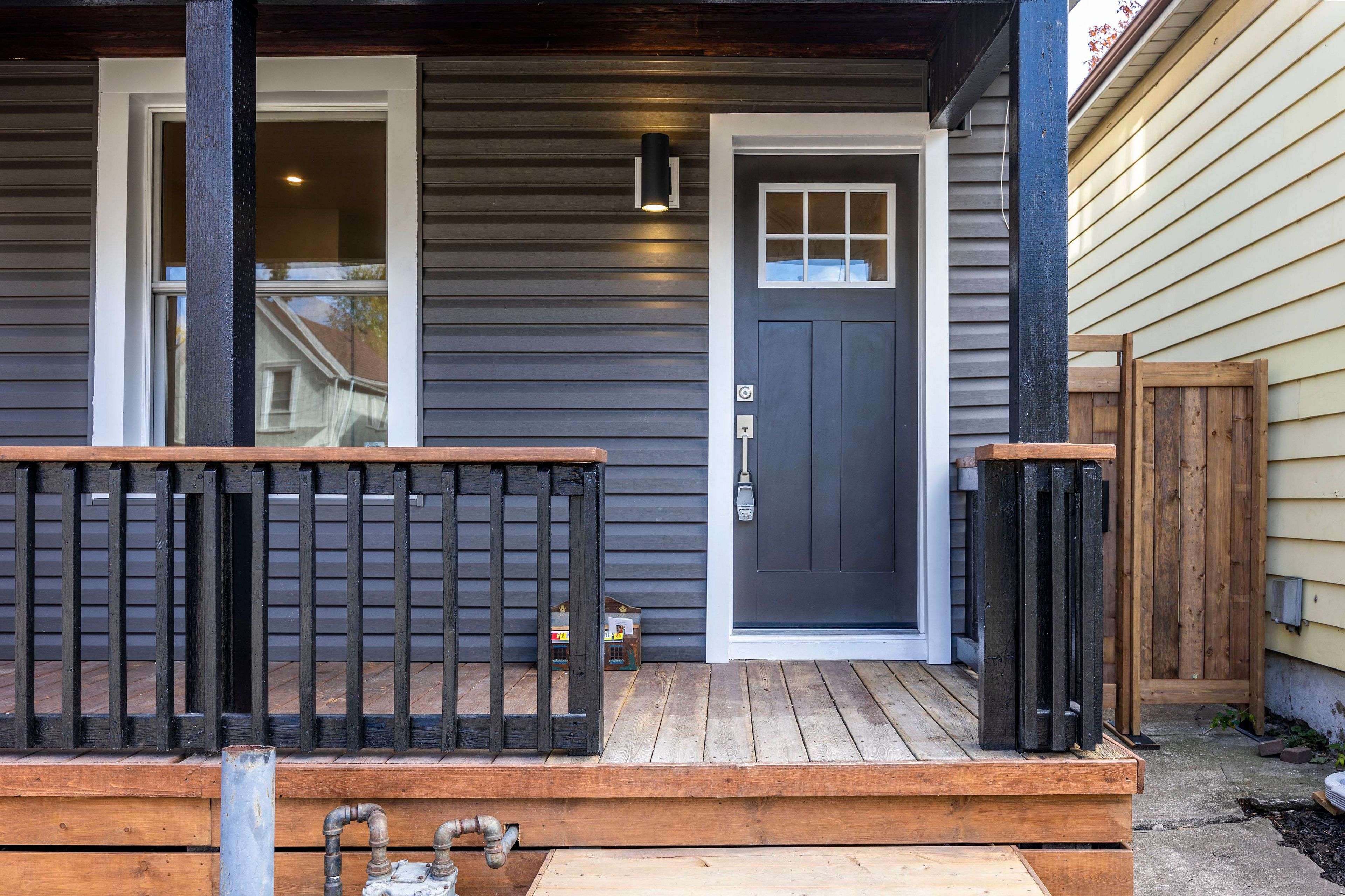 Hamilton, ON L8L 6K9,88 Chestnut AVE
