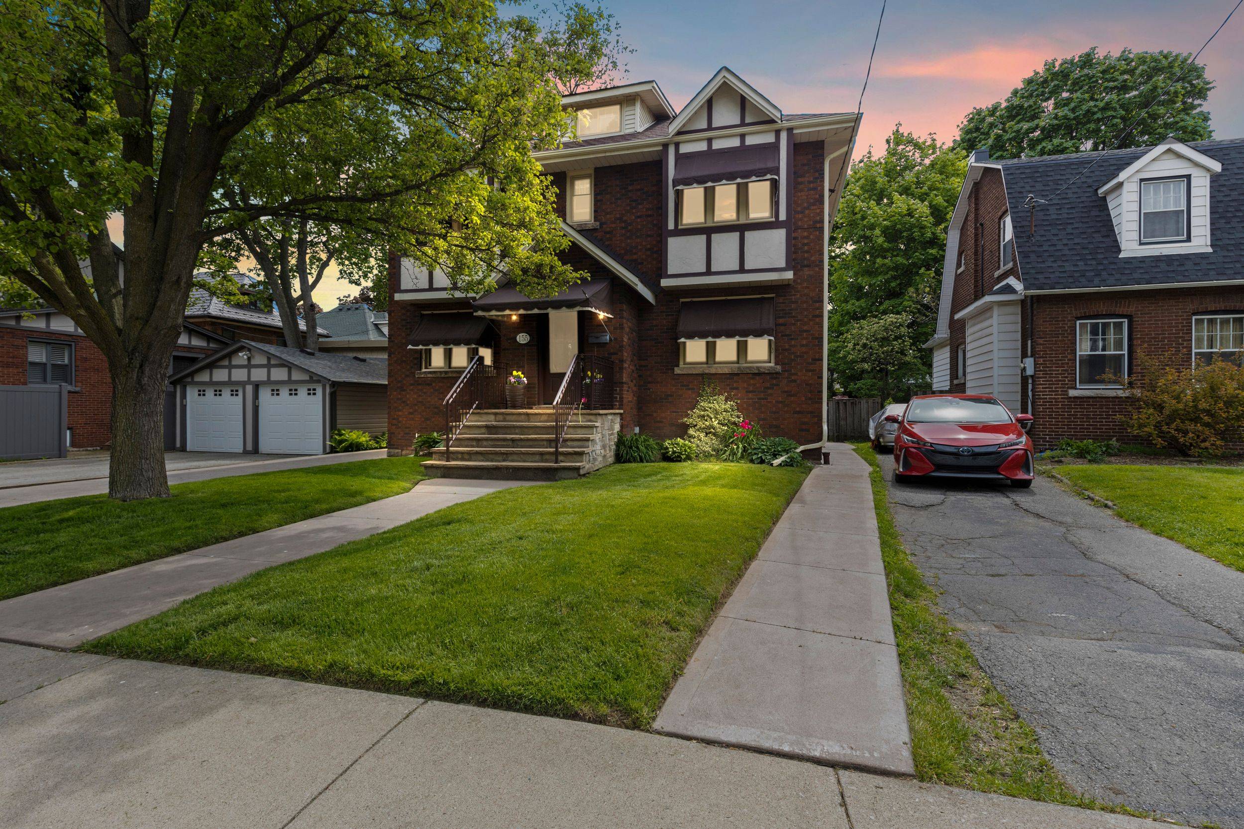 Hamilton, ON L8M 3K2,155 Balmoral AVE S