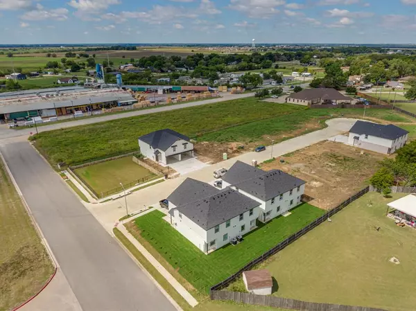 Grandview, TX 76050,916 Cooksey Court #A