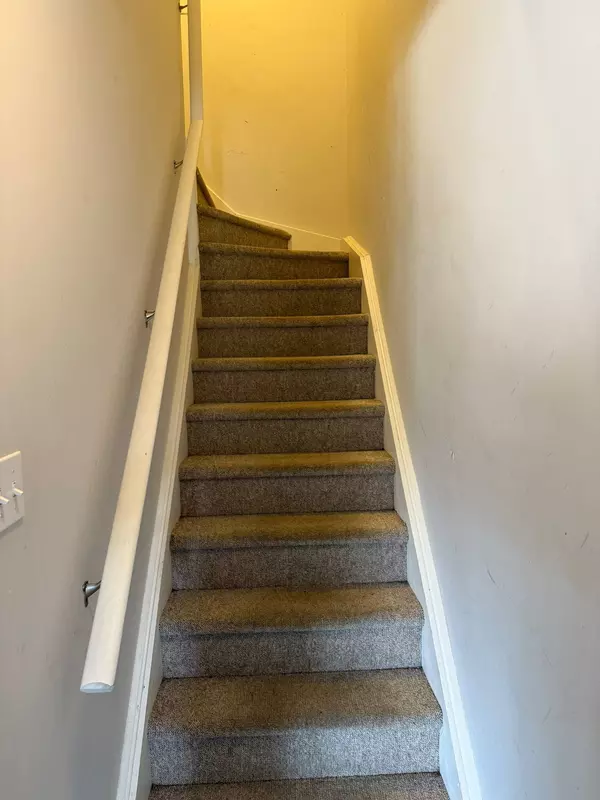 Barrie, ON L4M 7C2,252 Penetanguishene RD #6