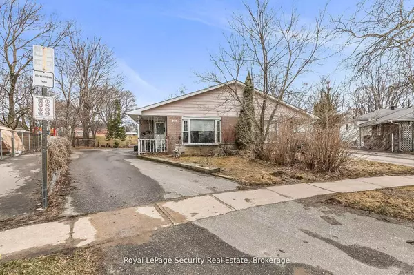 22 Burbank PL, Barrie, ON L4M 2S8