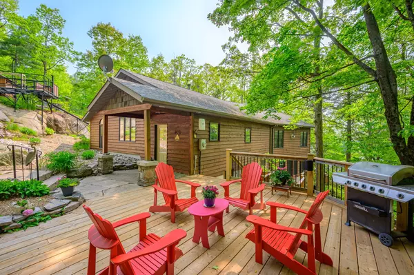 1143 Leonard Lake 1 RD, Muskoka Lakes, ON P1L 2G7