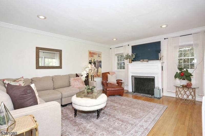 Glen Rock Boro, NJ 07452,853 S Maple Ave
