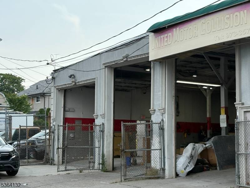 Paterson City, NJ 07513,862-868 E 26Th St