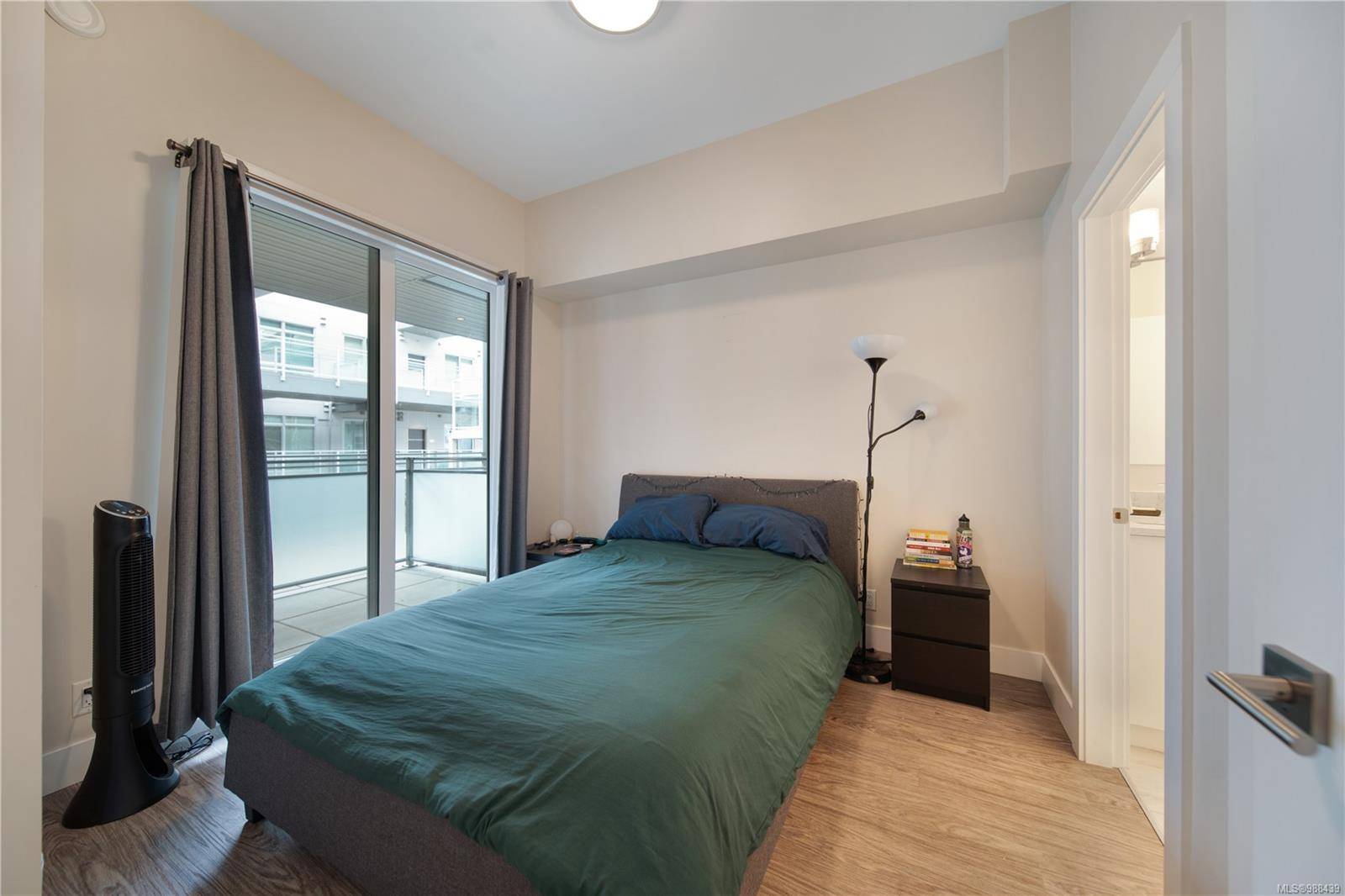 Nanaimo, BC V9R 5H3,91 Chapel St #504