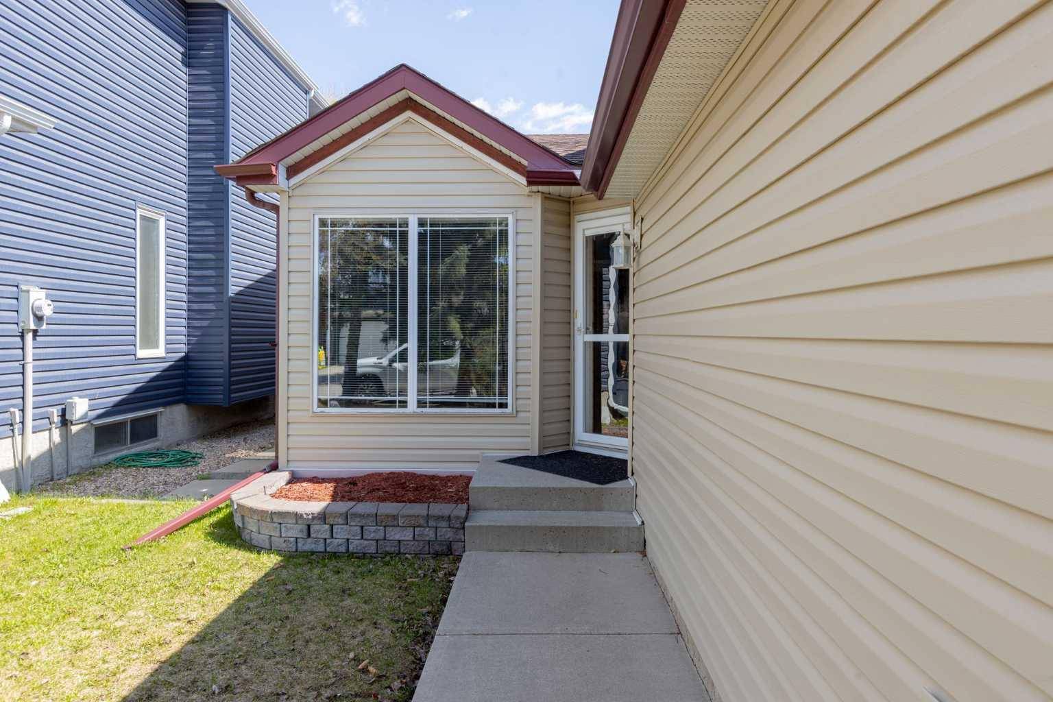 Calgary, AB T2Y 3K6,107 Somercrest GDNS Southwest