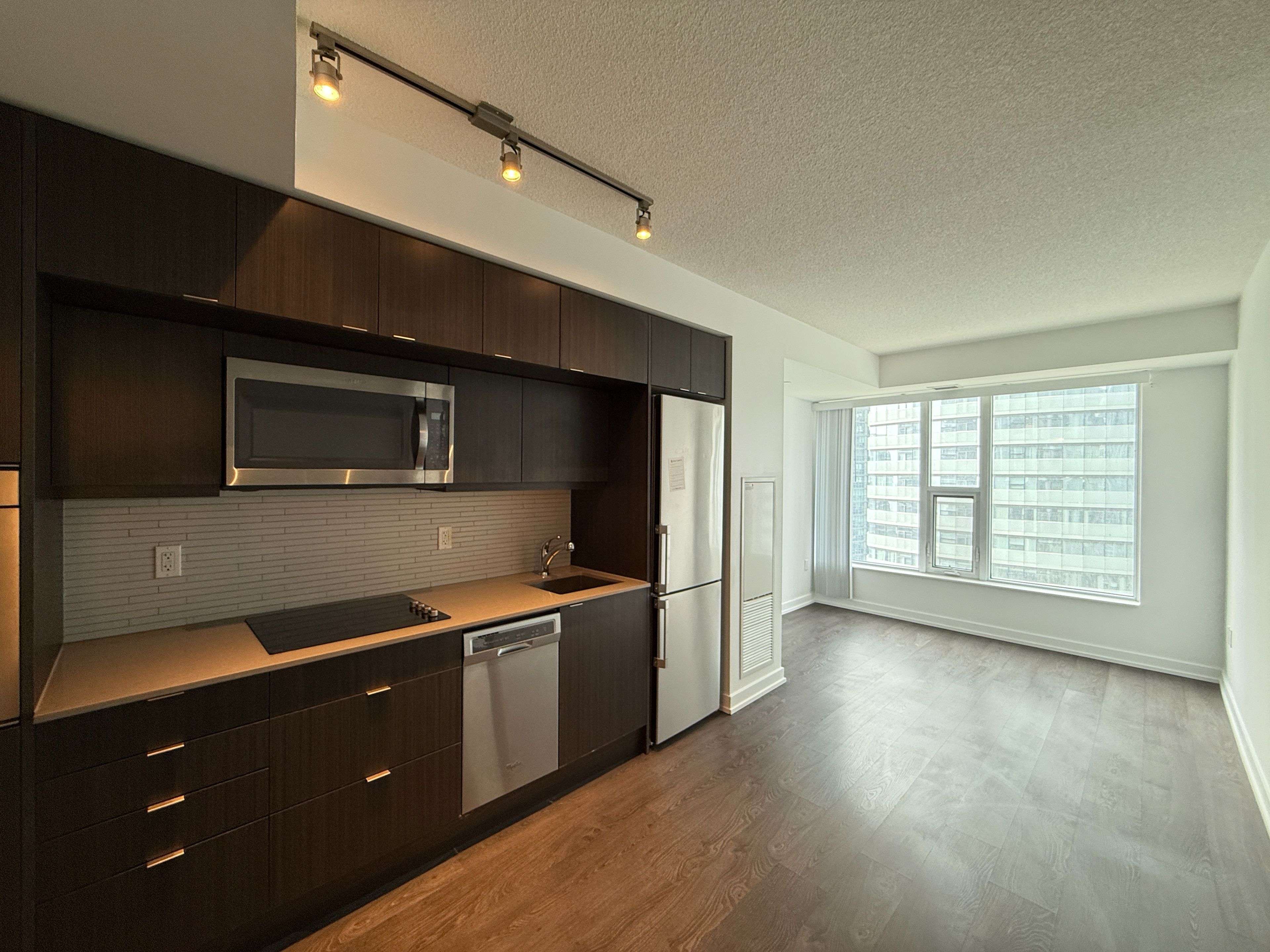 10 York ST #2012, Toronto C01, ON M5J 0E1