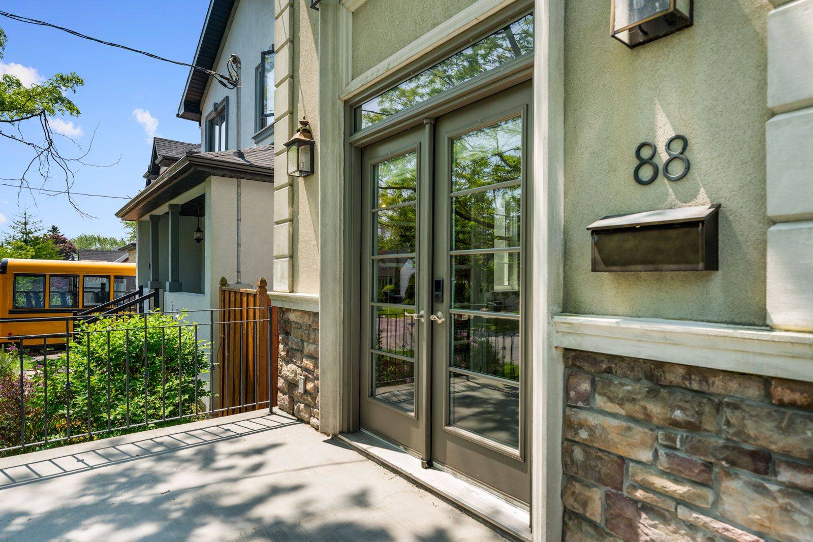 Toronto E08, ON M1M 2N2,88 Gradwell DR