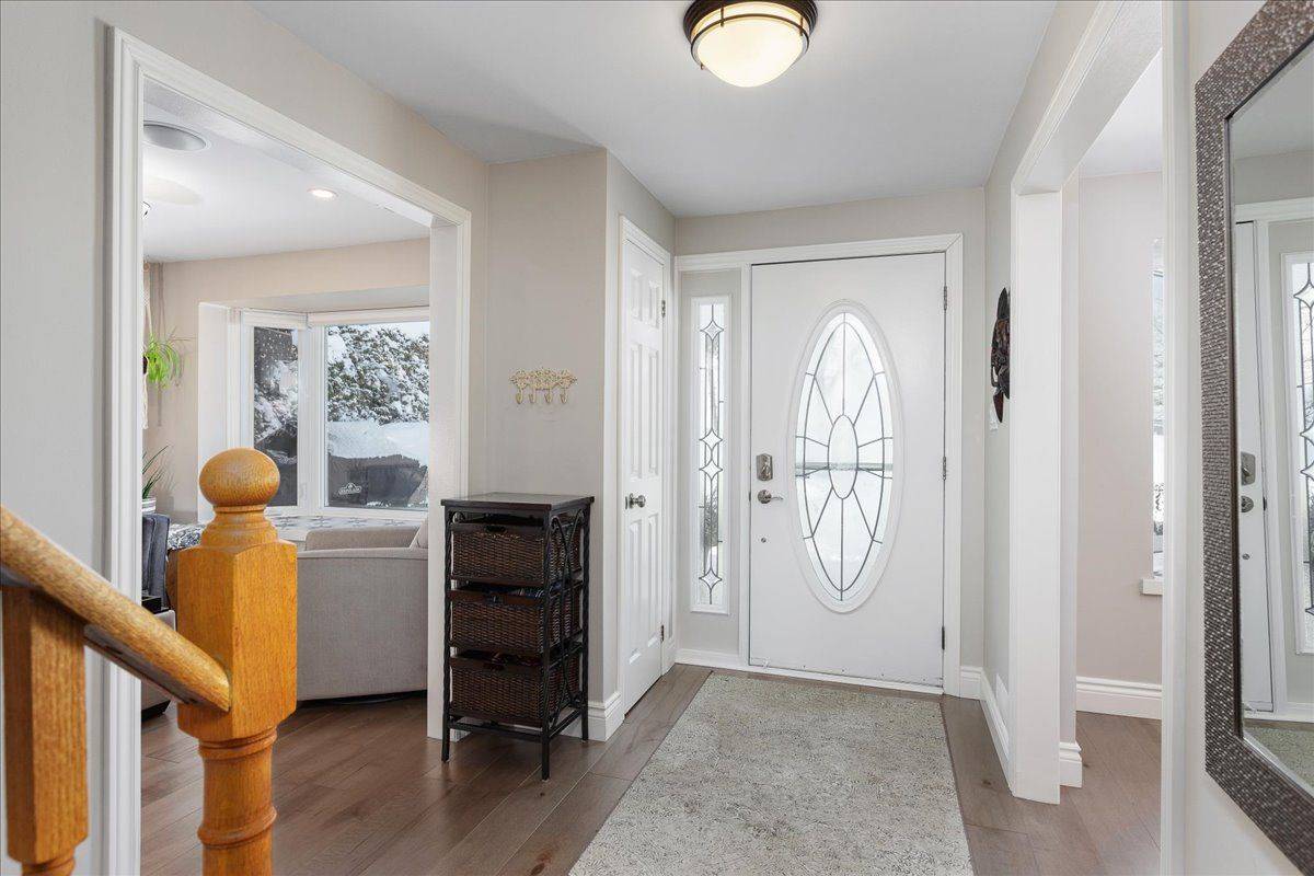 Georgina, ON L4P 3C8,137 Lake DR N