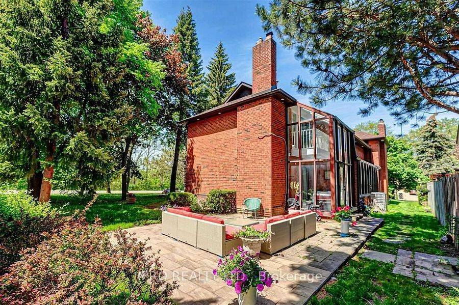 Mississauga, ON L5L 3K4,4326 Bridlepath TRL