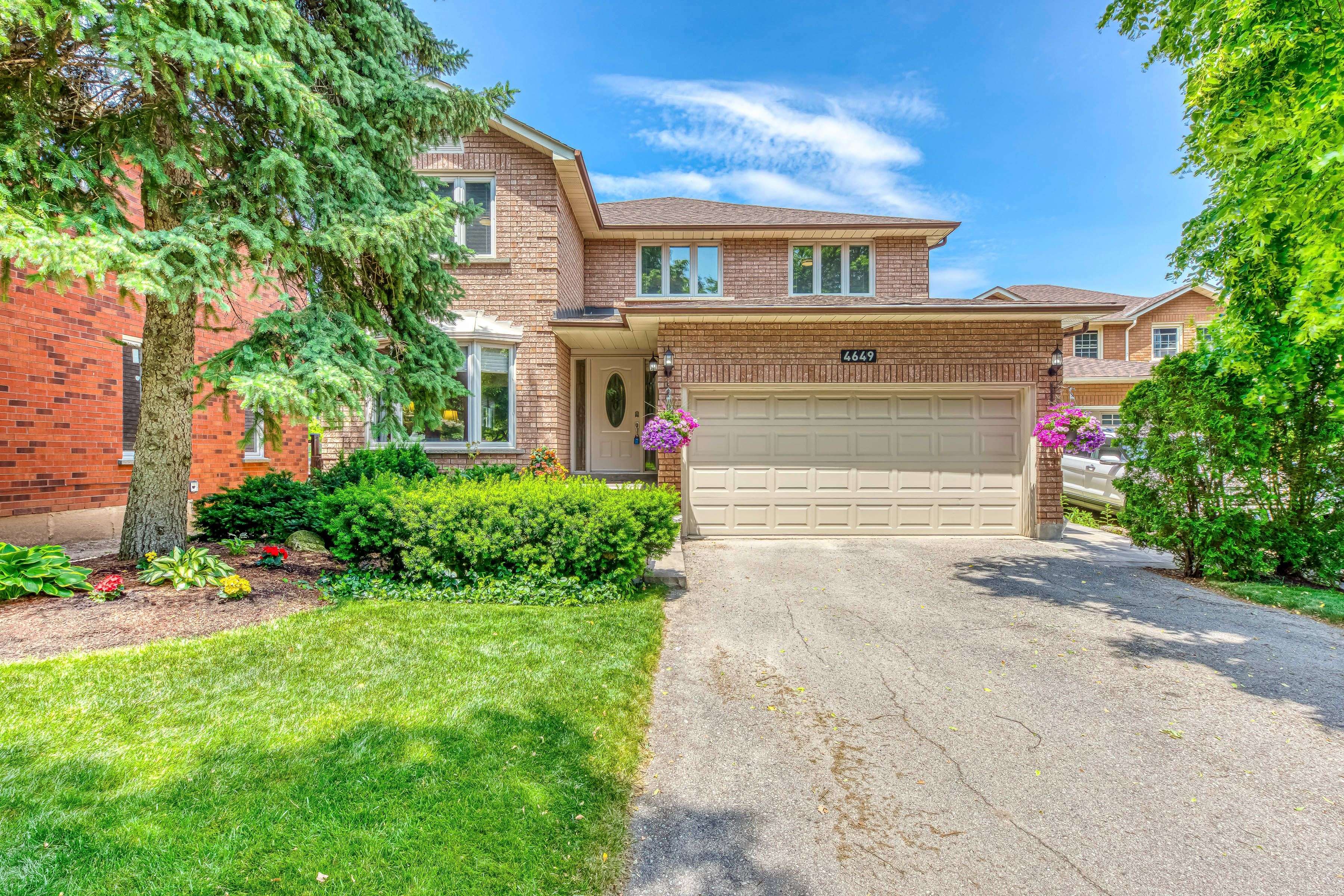 4649 Phoenix Park CRES, Mississauga, ON L5M 3E9