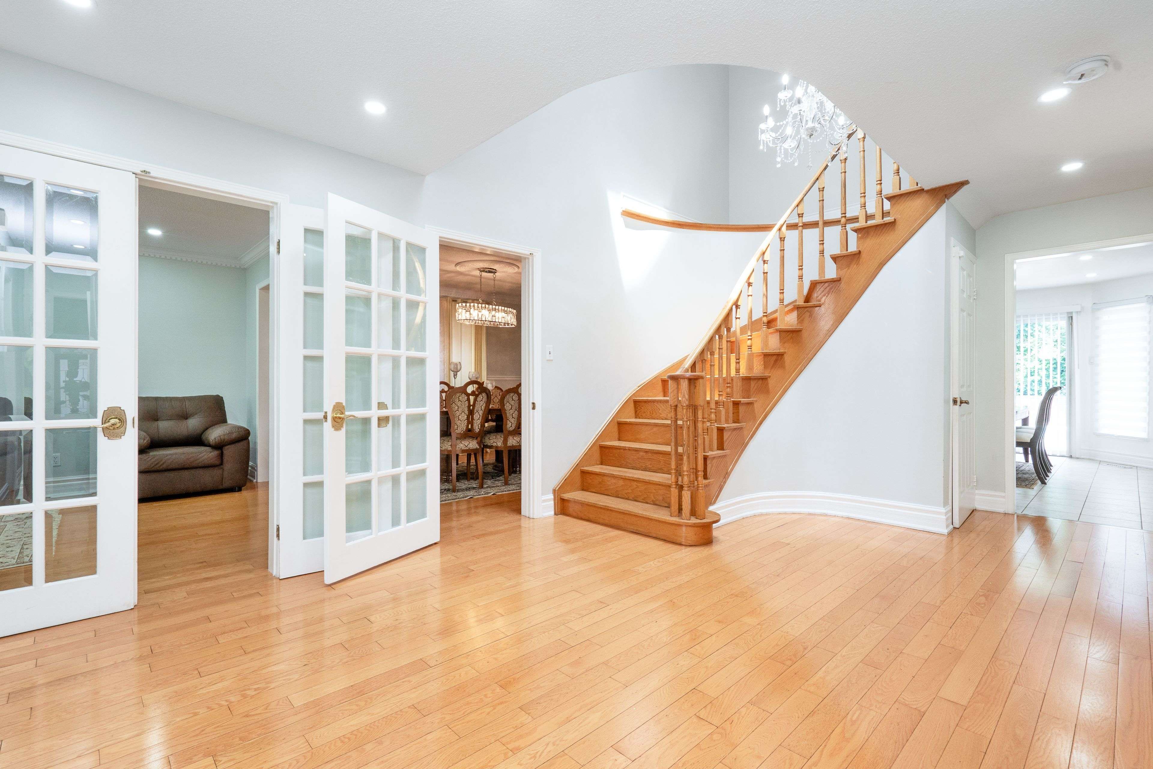 Brampton, ON L6W 3Z4,29 Mossbank DR