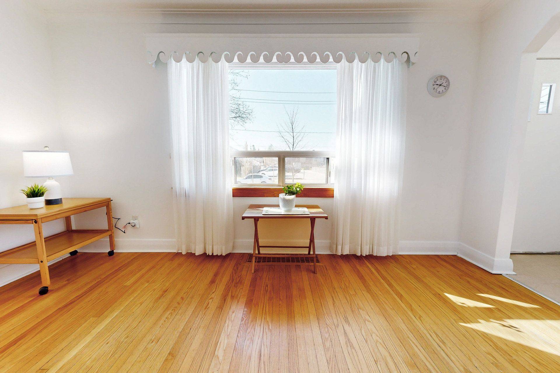 Toronto W06, ON M8W 2P9,284 Lanor AVE
