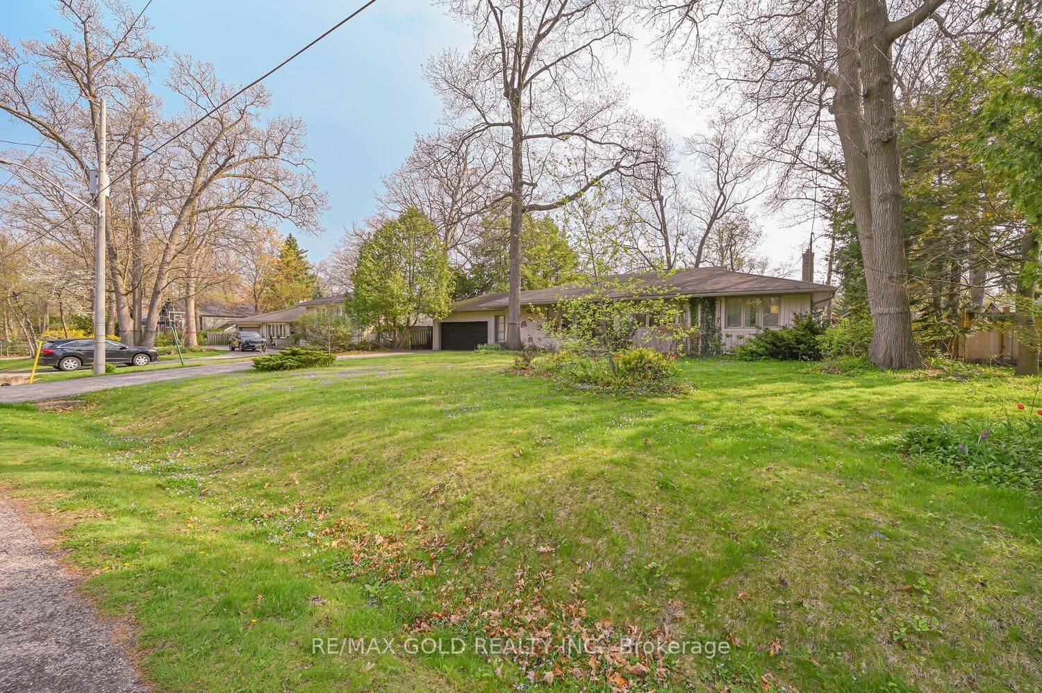 Mississauga, ON L5J 3C7,1534 Randor DR